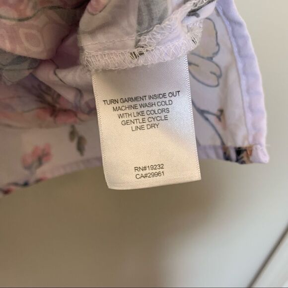 Alfred Dunner Floral Print Roll Tab Short Sleeve Button Front Top - Picture 5 of 7